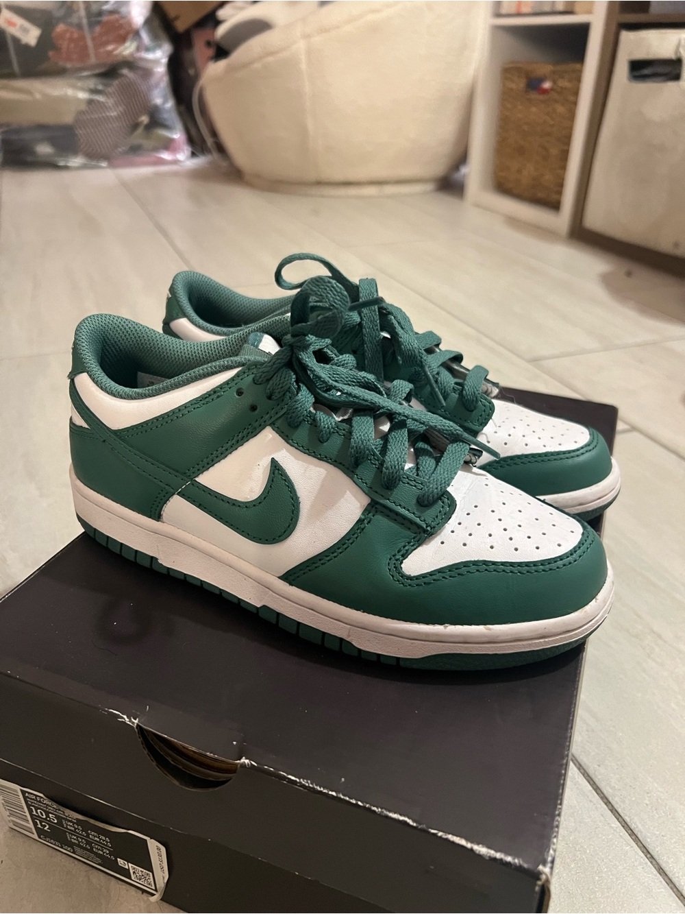 Nike Dunk Low GS Vimtage Green Big Kids5.5/Women Size 7